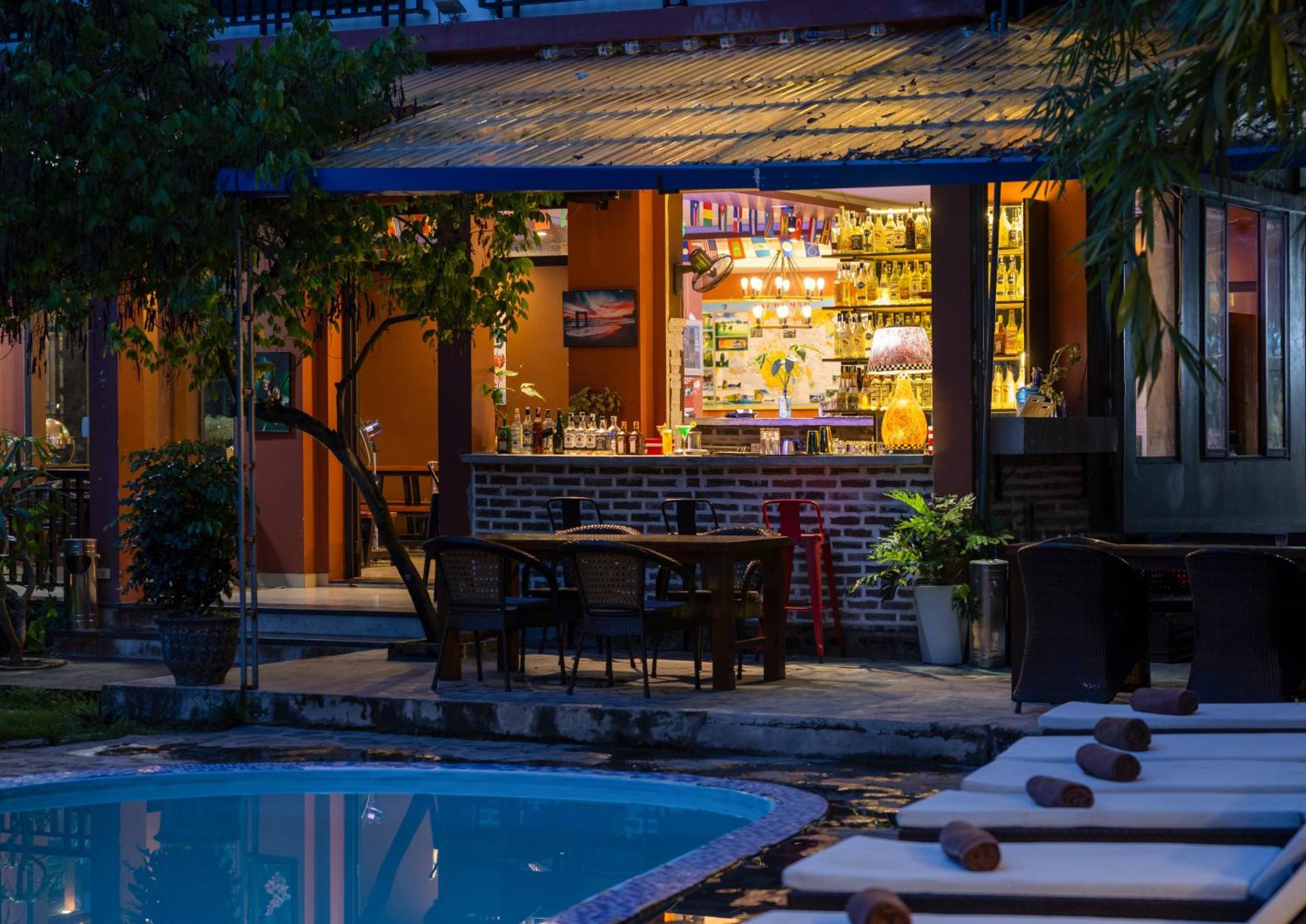 Catba Backpackers Hostel & Pool Bar Chan Chau Eksteriør billede